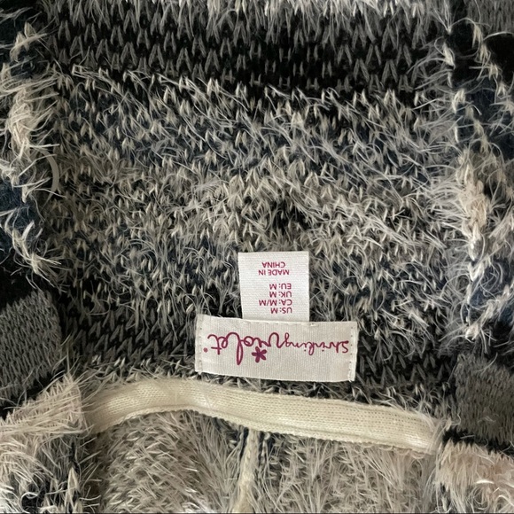 Long, open front, fuzzy cardigan size medium - Picture 5 of 9